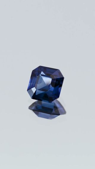 Blue Sapphire 1.30ct thumbnail 2